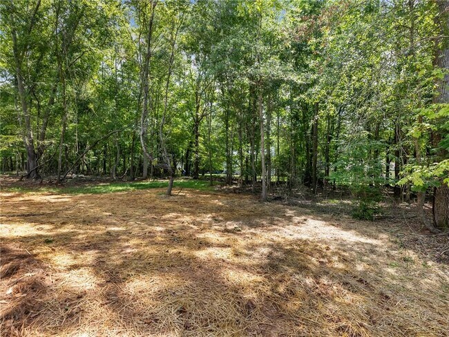Building Photo - 8083 Beachwood Dr