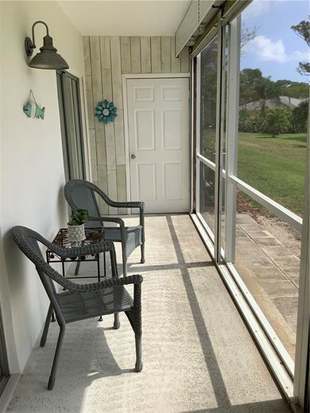 Building Photo - 18081 SE Country Club Dr