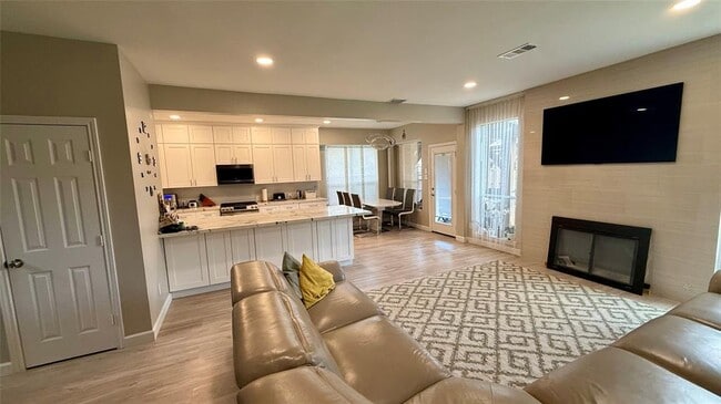 Building Photo - 22430 Tullis Trail Ct