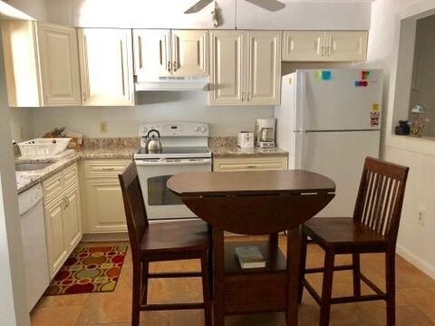 Building Photo - 5150 Willow Links