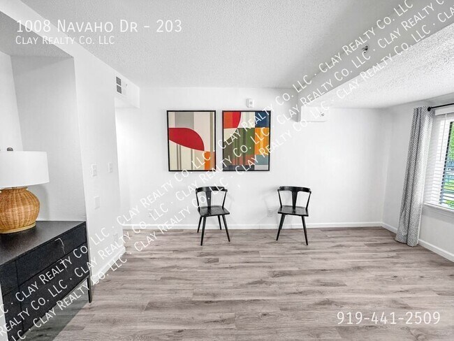 Building Photo - 1008 Navaho Dr