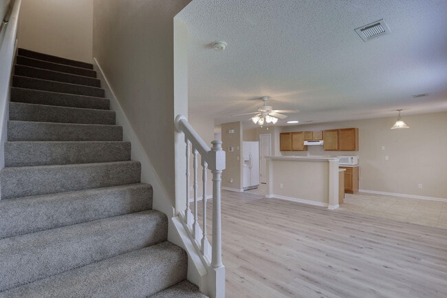 Building Photo - 103 McNair Dr