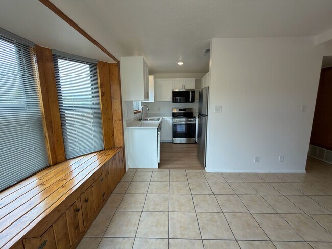 Building Photo - 1307 Rufina Ln