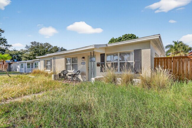 Building Photo - 541 40th Ave NE