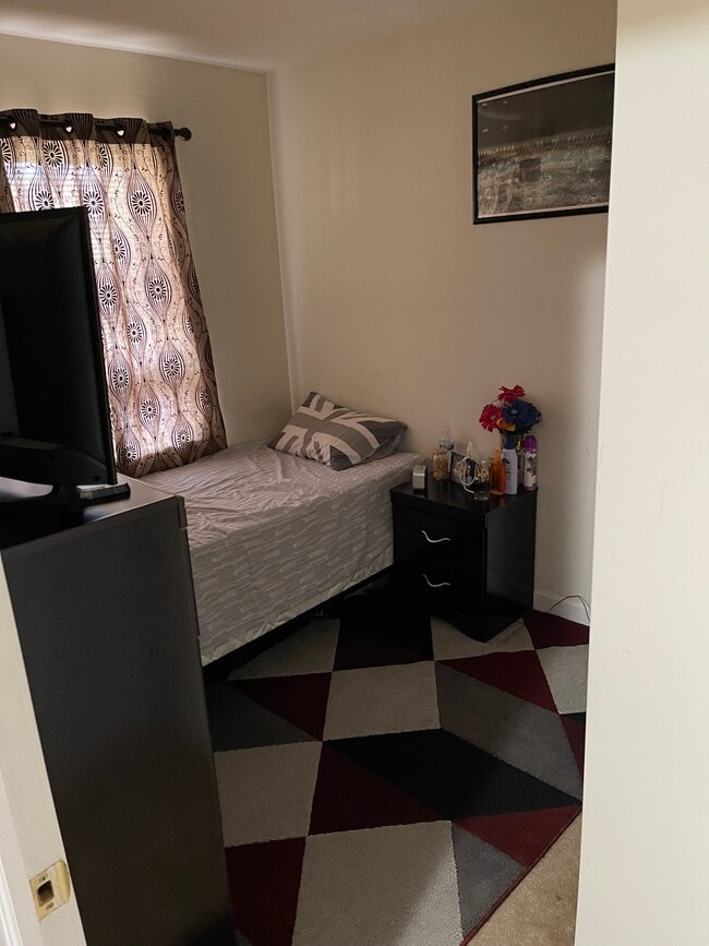 Building Photo - Residences At Ridge (6424)