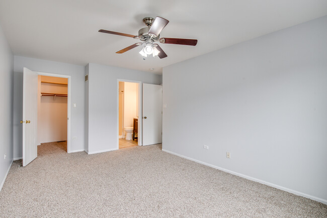 Building Photo - 3491 Willowview Ct