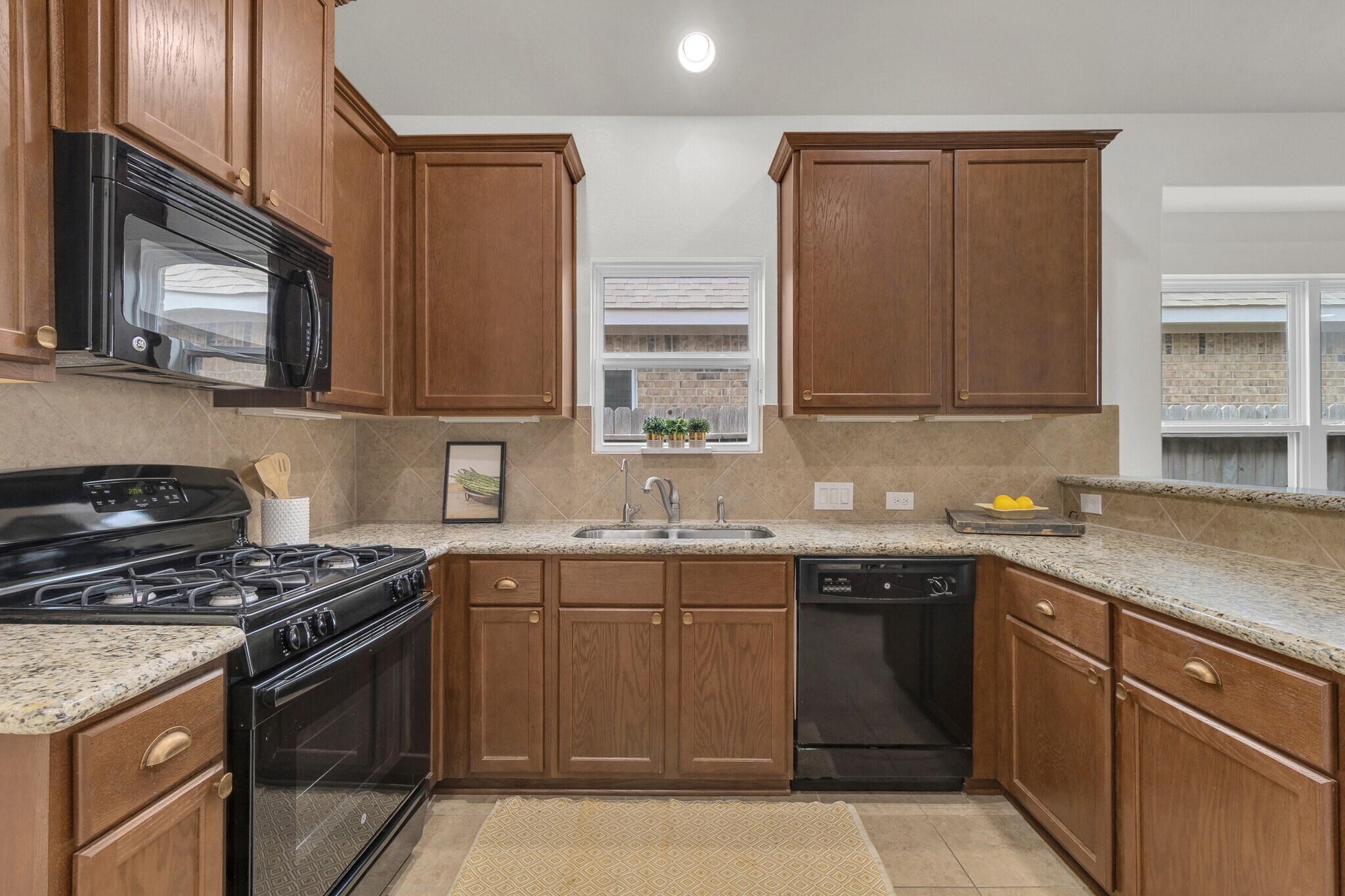 Building Photo - 24506 Forest Canopy Dr