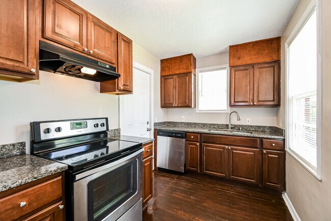 Building Photo - 3 BR/1BA | Newly Renovated Single Family Home | 1-Car Garage Parking | Front and back yard!