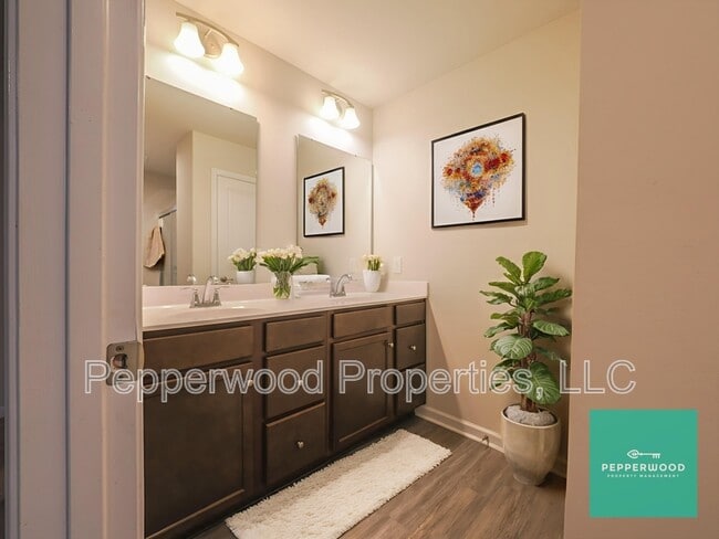 Building Photo - 311 Weststone Walk