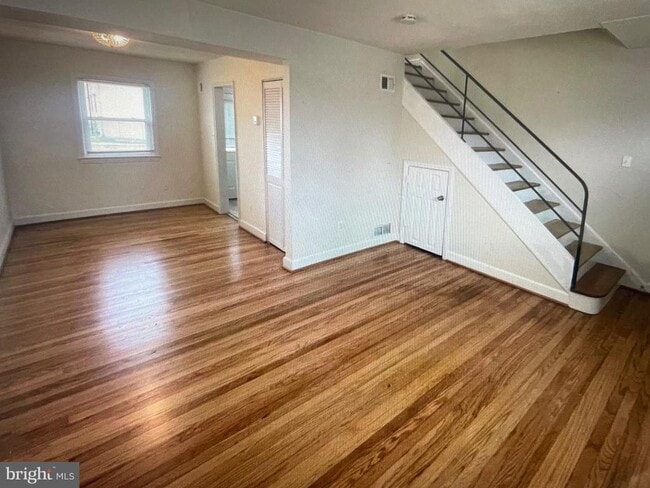 Building Photo - 2588 Iverson St