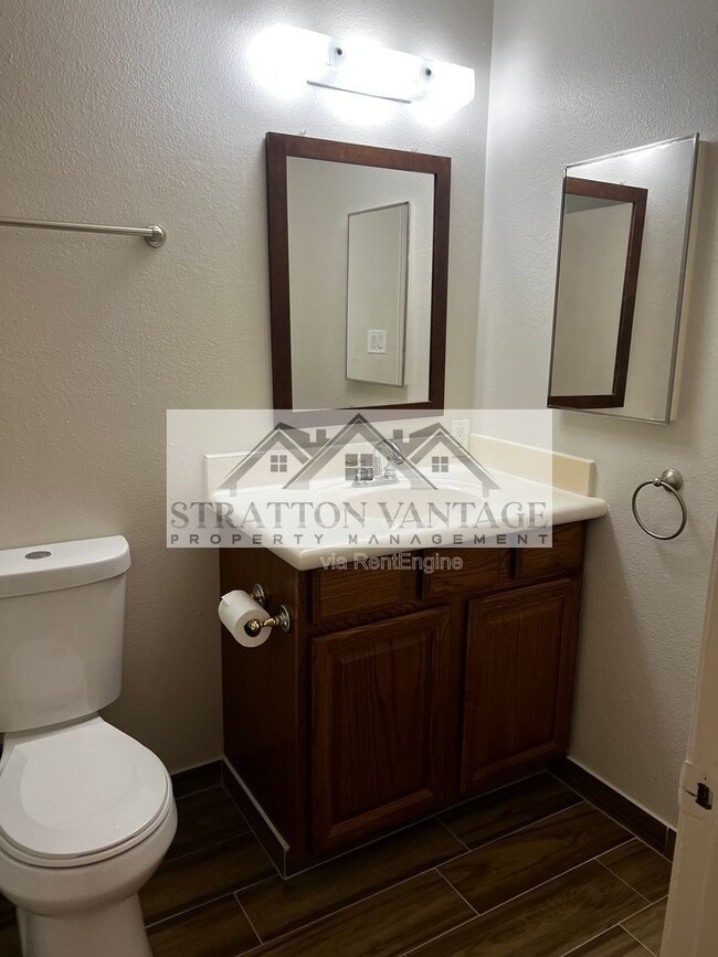 Building Photo - 424 W Brown Rd