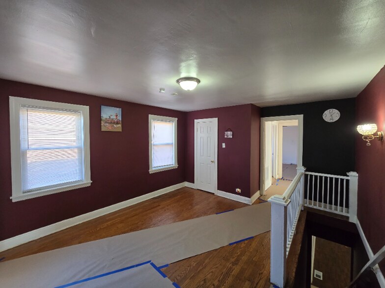 Building Photo - 8016 S Wolcott Ave