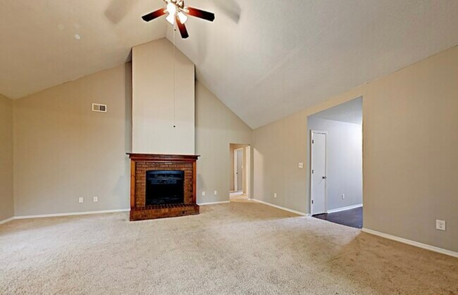 Building Photo - 4929 Patricia Ann Ln