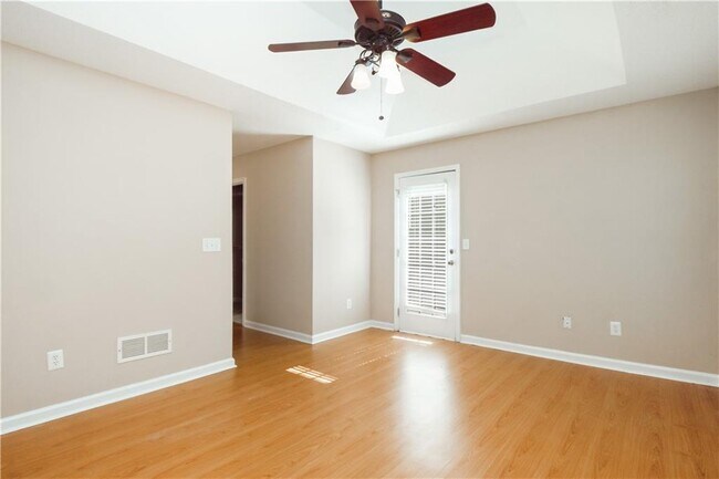 Building Photo - 4209 Zephyrhills Dr