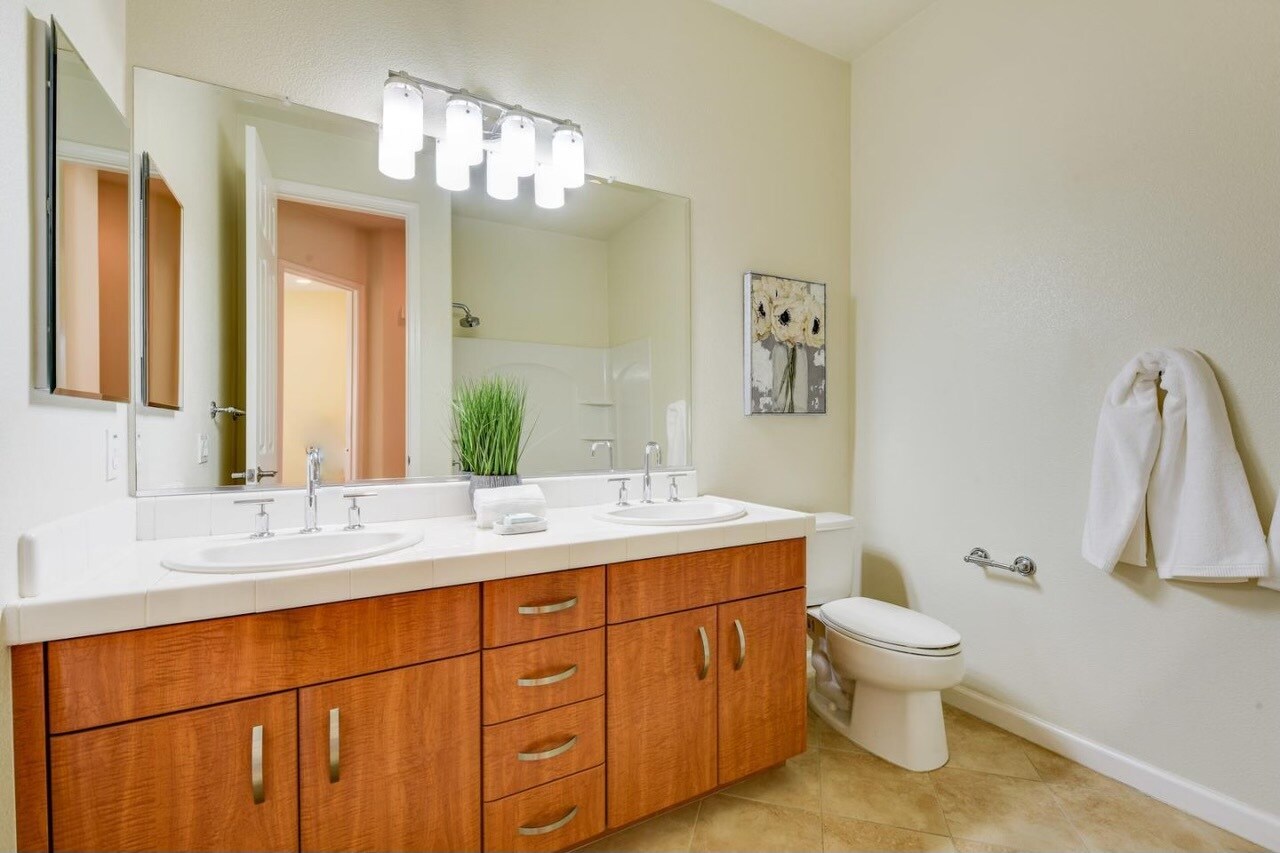 Building Photo - 6541 Bantry Bay St