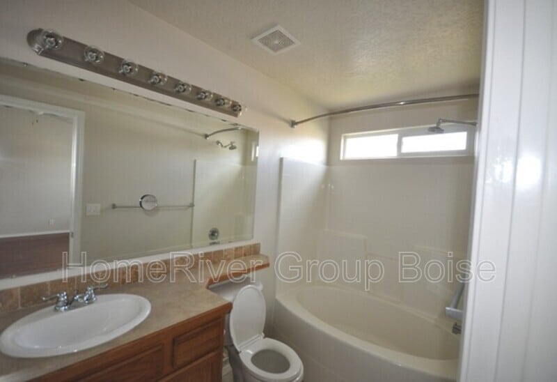 Building Photo - 7668 W Middle Fork St