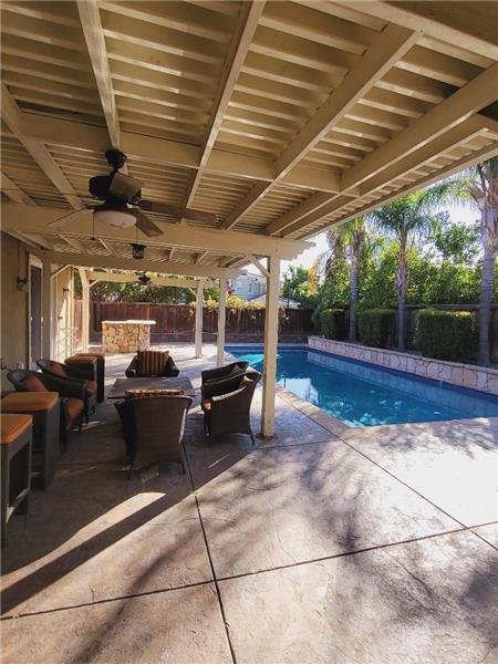 Building Photo - 2321 Star Lilly St