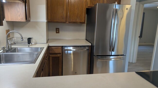 Building Photo - ***Please Respond Directly to the Online Listing, Calls May Not Be Returned***