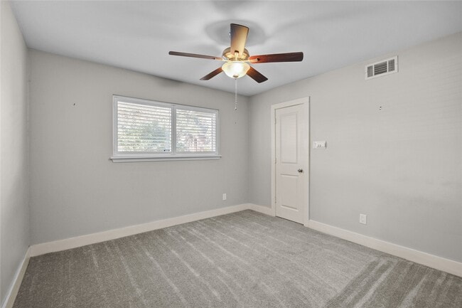 Building Photo - 10303 Greenwillow Dr