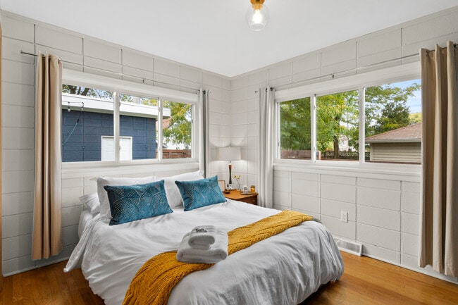 Building Photo - 426 E Ohio Ave