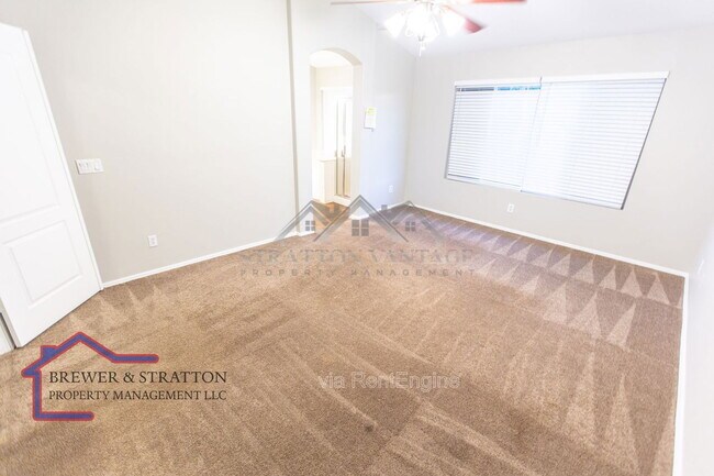 Building Photo - 1431 E Encinas Ave