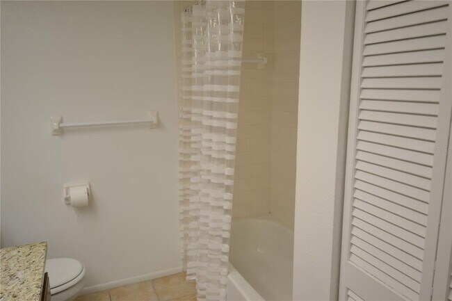 Building Photo - 209 Woodlake Wynde