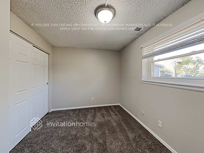 Building Photo - 9764 Columbine Ct