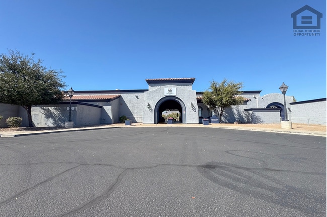 Building Photo - 7407 S Sunrise Way