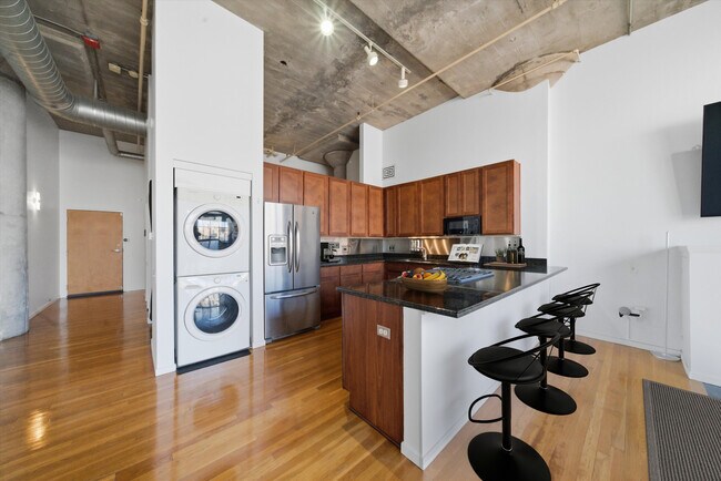 Building Photo - 1727 S Indiana Ave