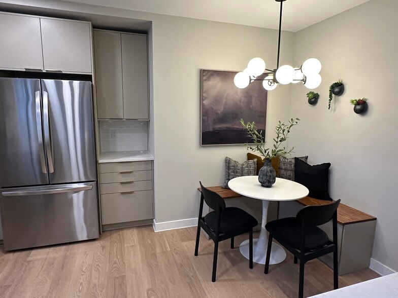 Building Photo - 9175 Kardel Dr