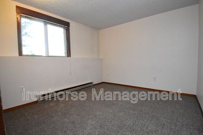 Building Photo - 119 S 15th Ave