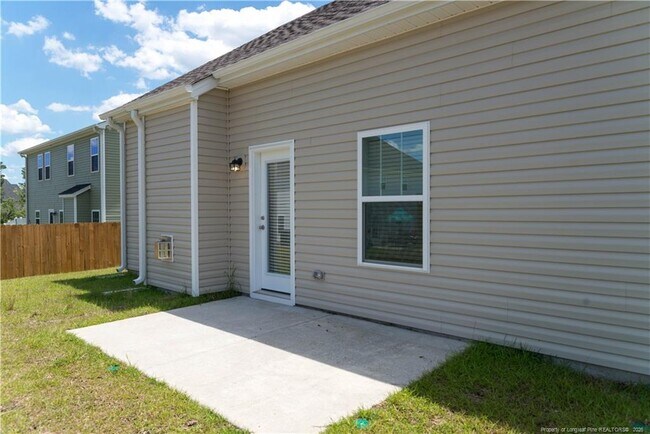 Building Photo - 32 Artillery Ln