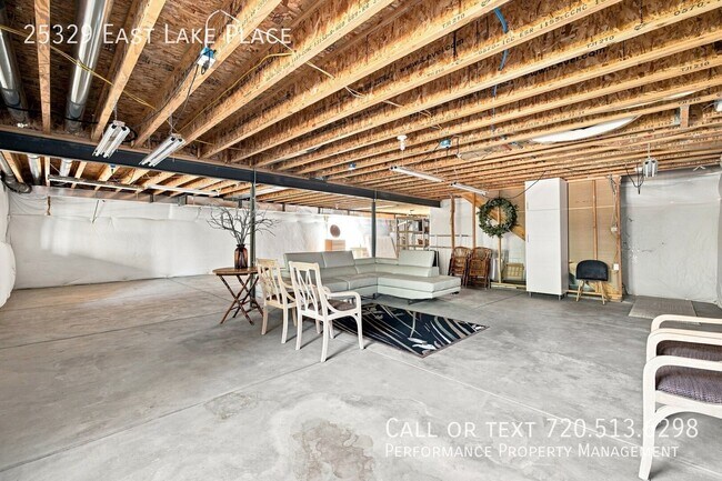 Building Photo - 25329 E Lake Pl