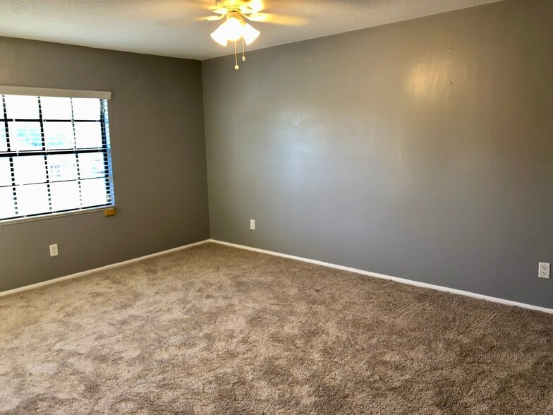 Building Photo - 3021 W Braddock St