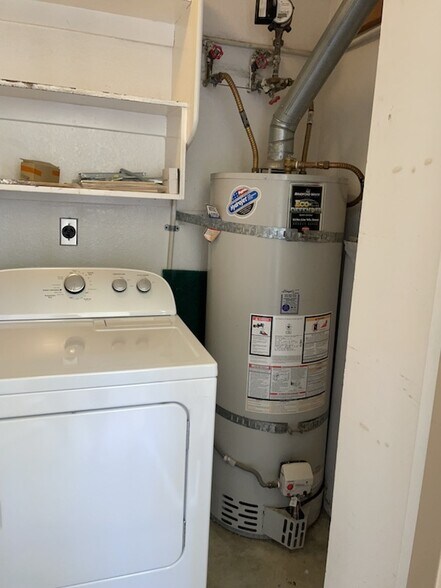 Building Photo - 653 Oak Run Trl