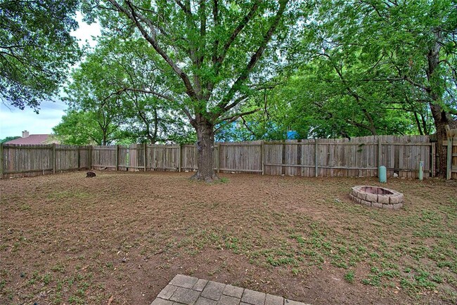 Building Photo - 12100 Lavinia Ln