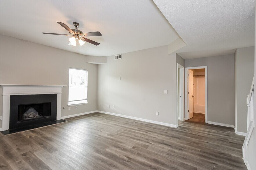 Building Photo - 265 Redding Ridge