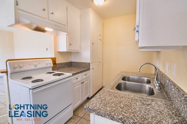 Building Photo - 20416 Cohasset St