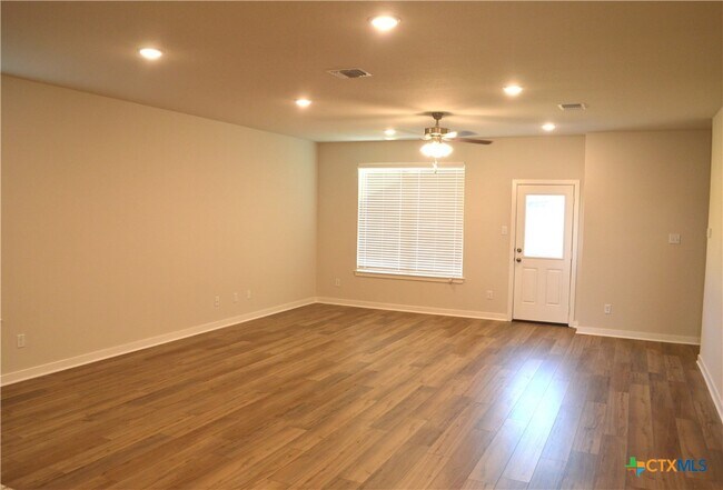 Building Photo - 1911 Meridian Lp