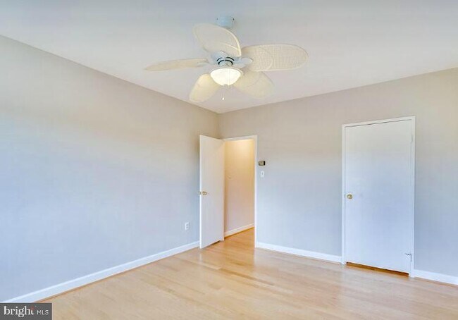 Building Photo - 4720 Chevy Chase Dr