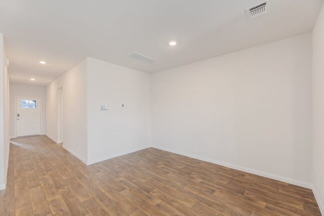 Building Photo - 21012 Abigail Fillmore Rd