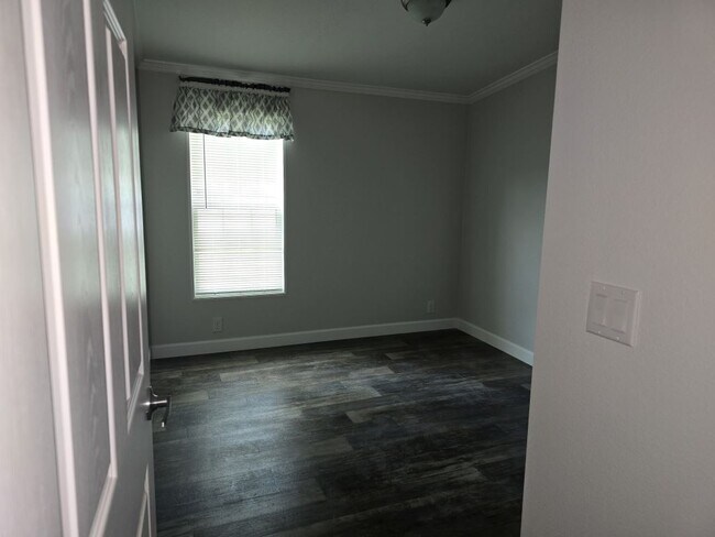 Building Photo - 102 Robert James Dr