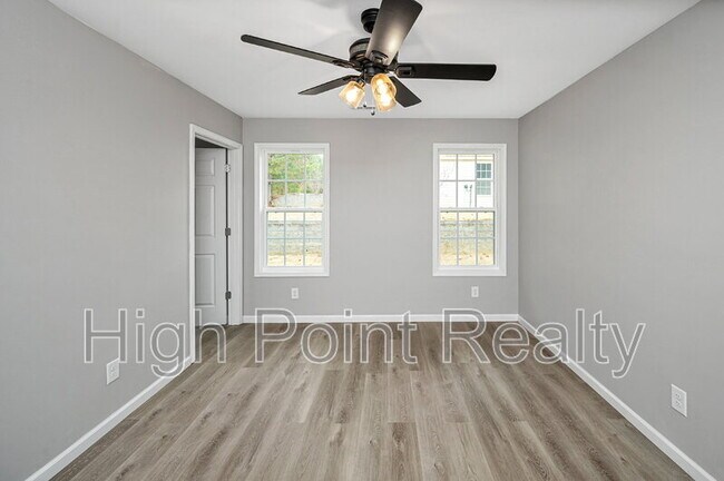 Building Photo - 85 Smith Glen Dr