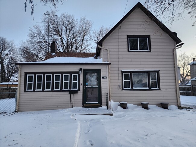 Primary Photo - 134 E South St