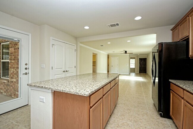 Building Photo - 213 Paint Creek Ln