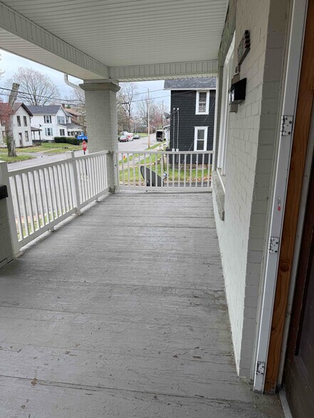 Building Photo - 505 6th St NE