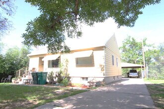 Building Photo - 2 Bed 1 Bath