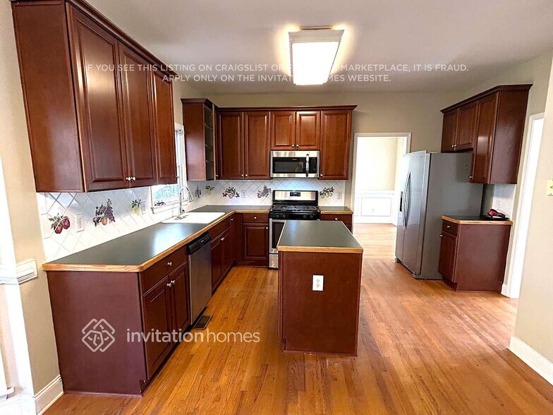 Building Photo - 504 Woodbrook Ln