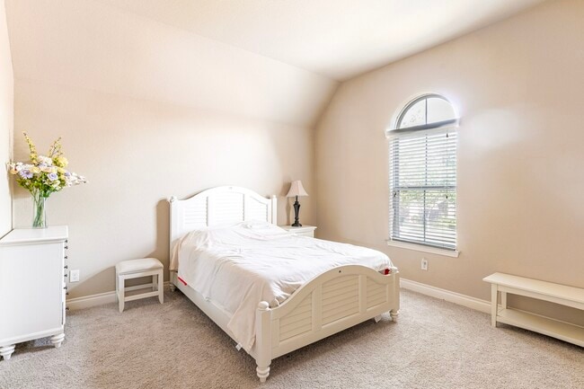 Building Photo - 28707 Hemlock Red Ct