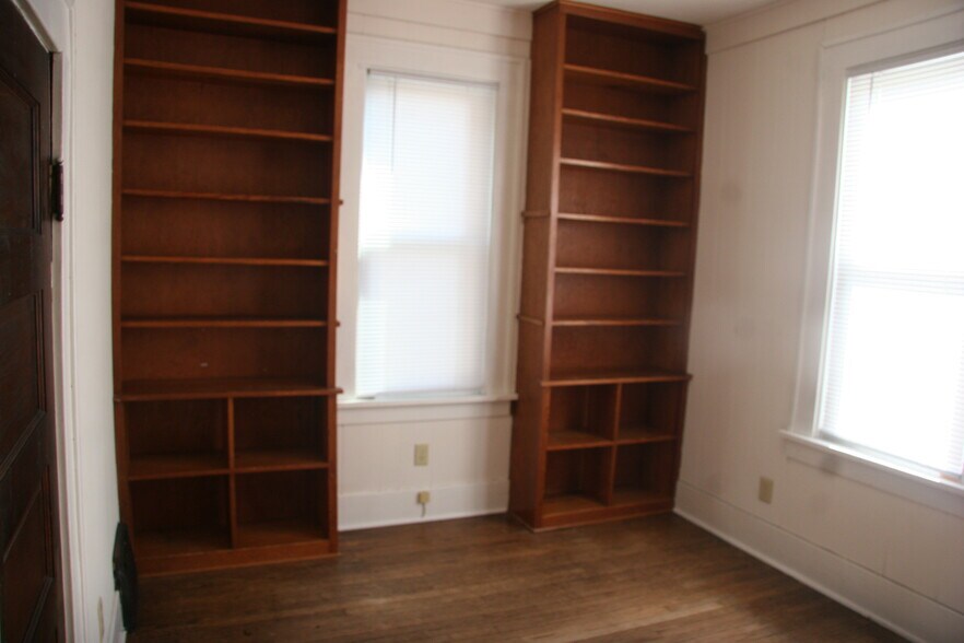 Building Photo - 246 Marsteller St